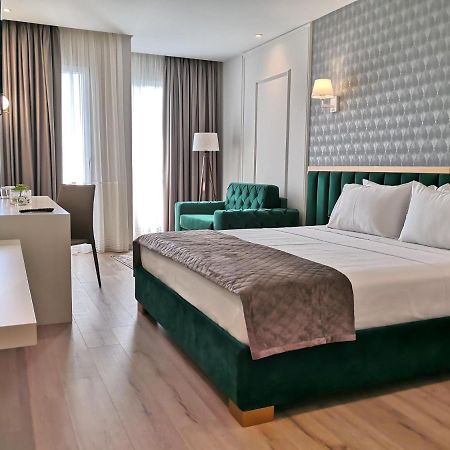 Iliad Hotel Durres Exterior photo